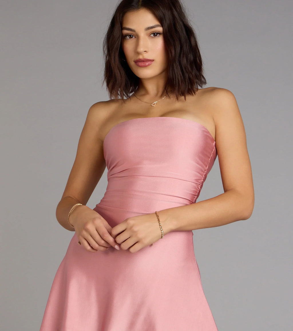 Mini-robe bustier évasée "Flirty Vibe"