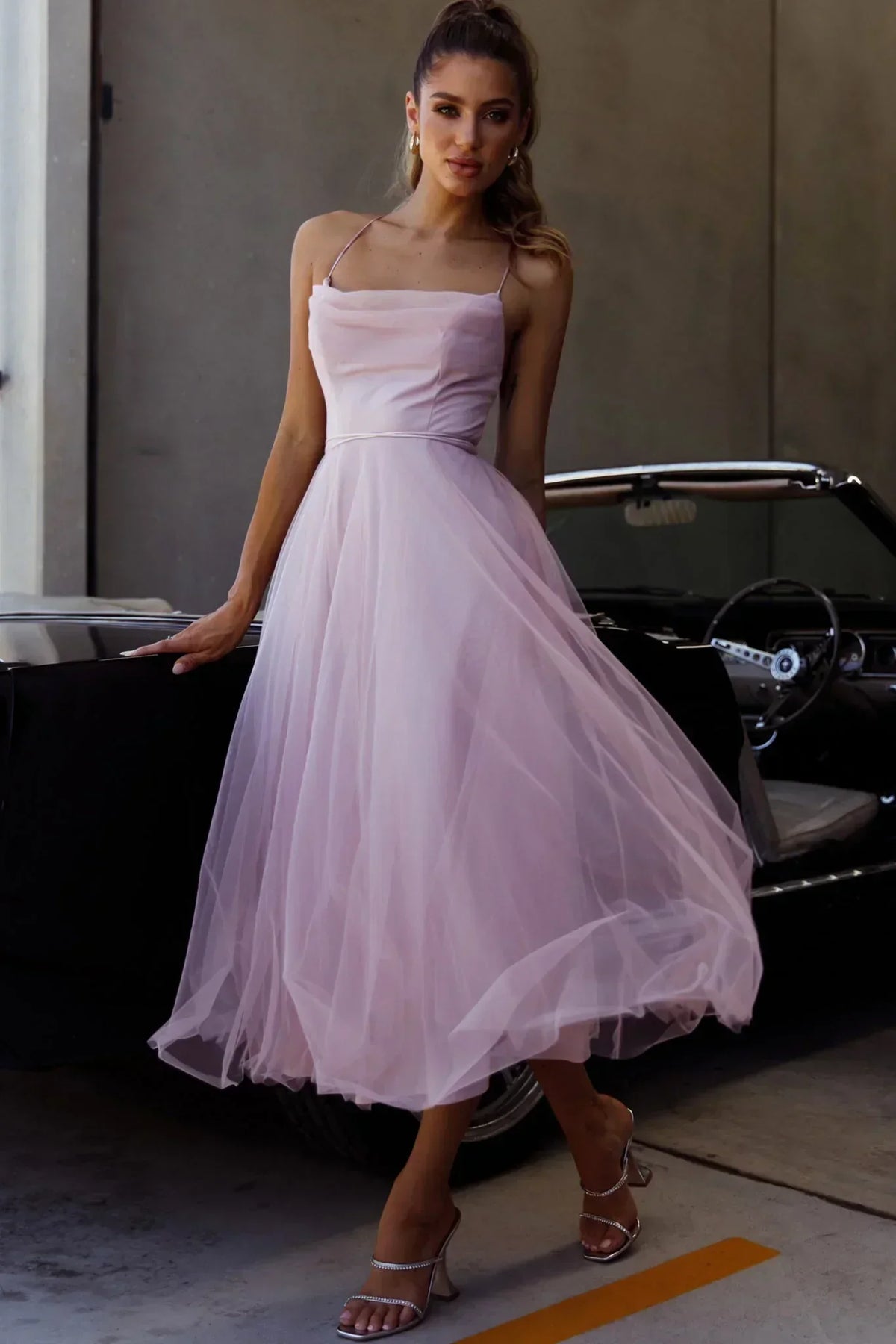 Robe midi plissée en tulle au décolleté style cache-cœur, coloris vieux rose