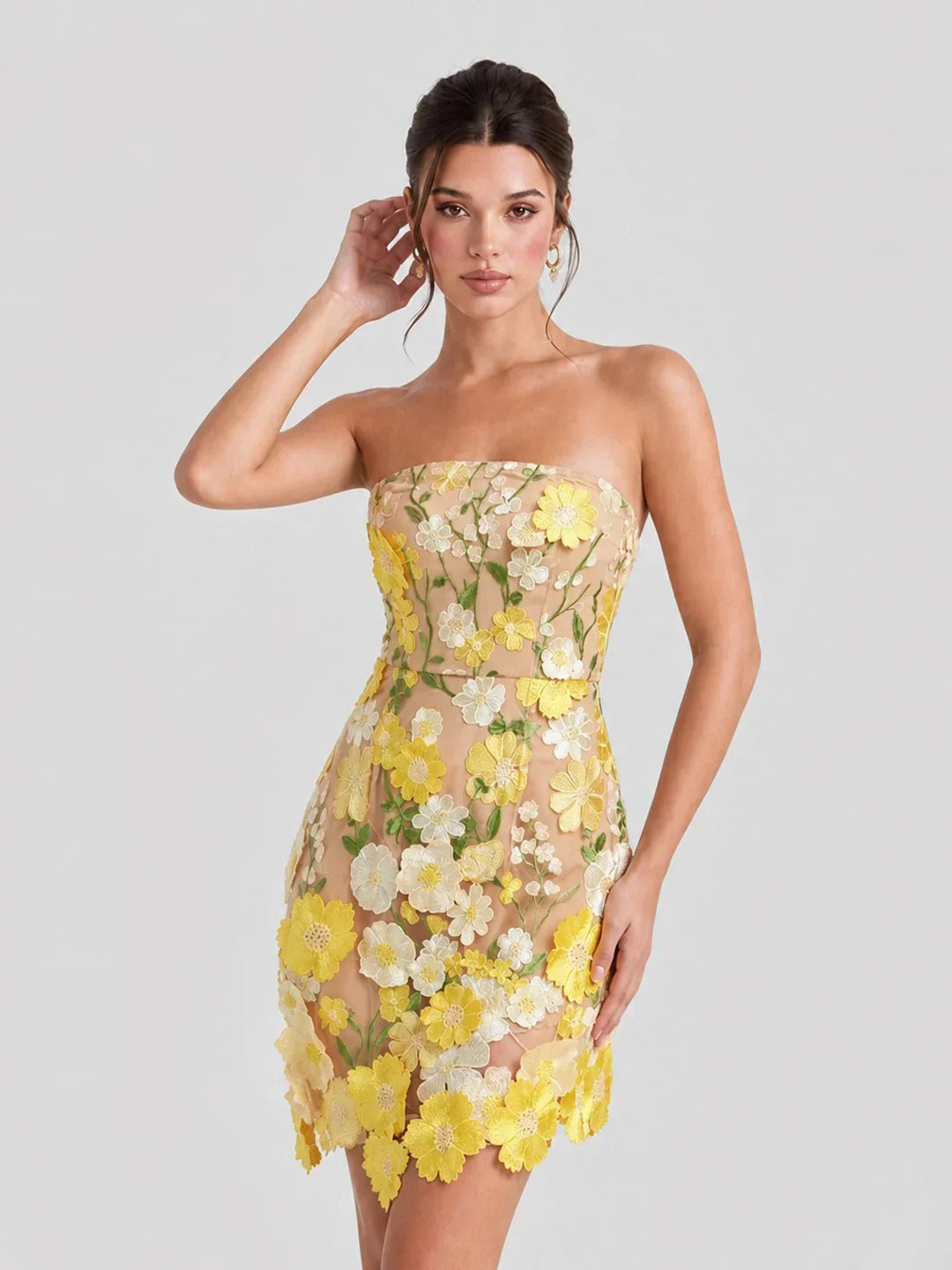 Robe mini bustier en tulle avec appliqués floraux 3D