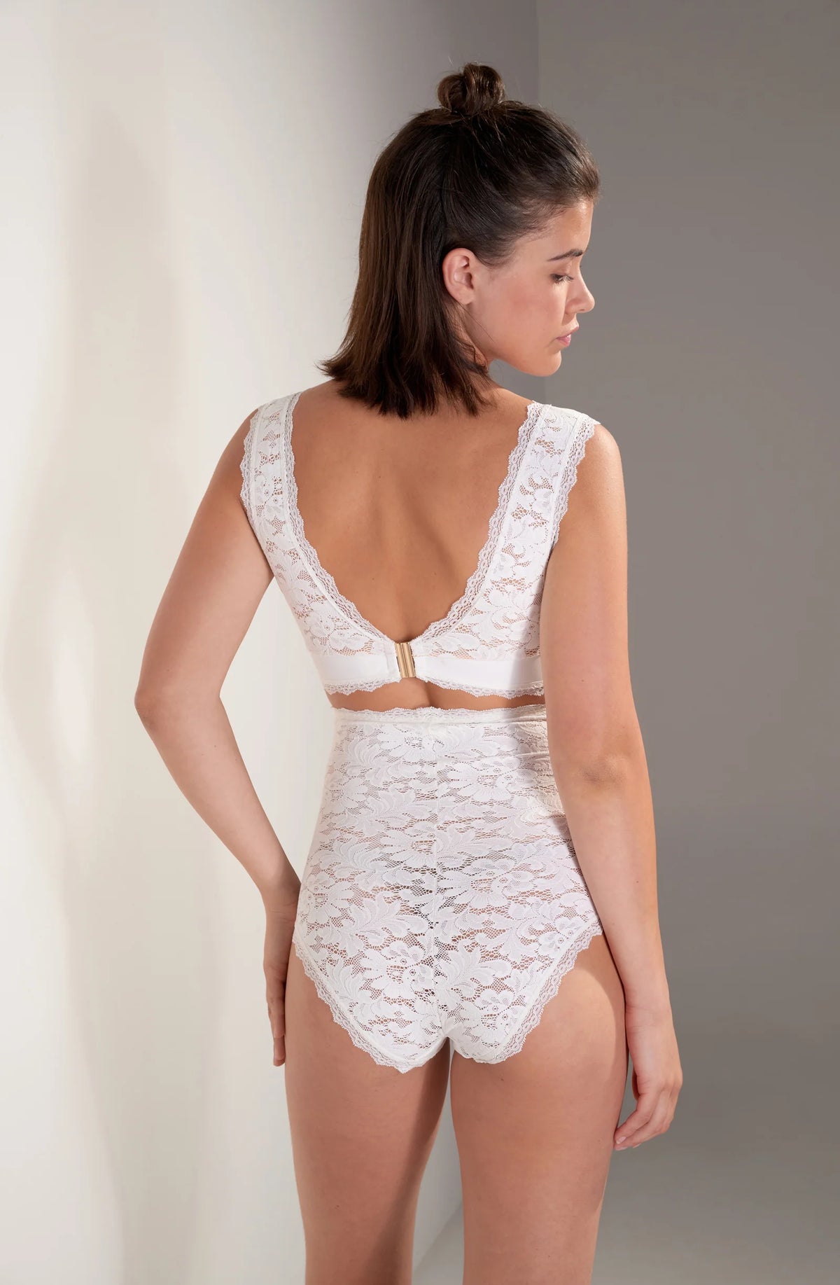nel High-waisted lace bottoms