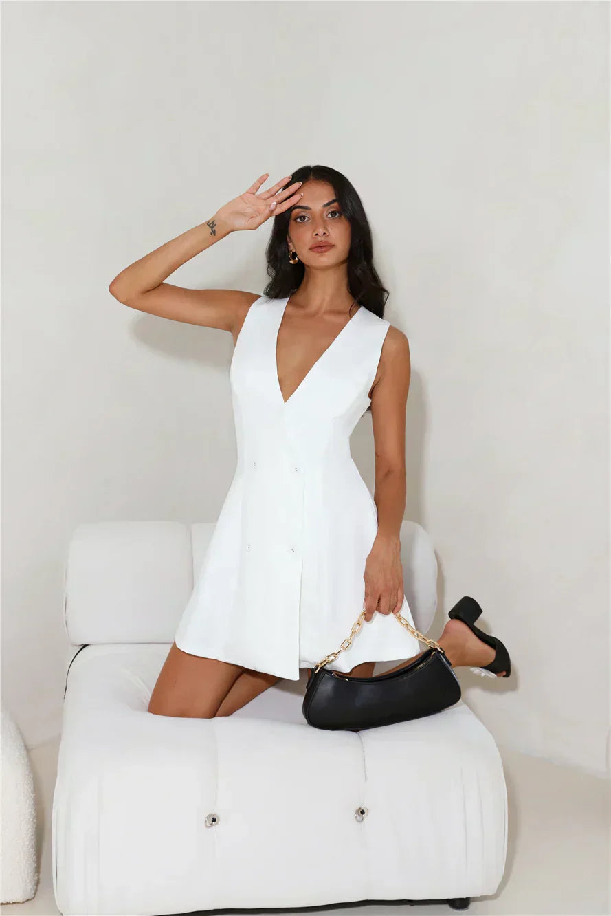 Mini-robe ajustée chic pour le bureau
