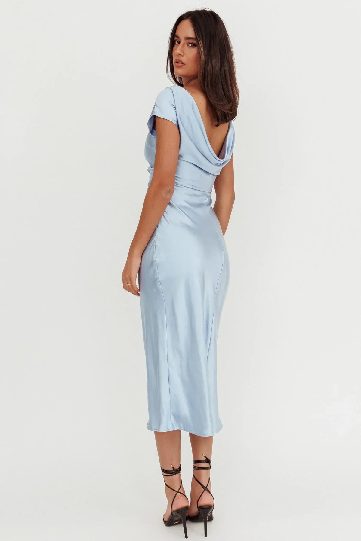 Robe midi Loveland à manches courtes, col bénitier et dos nu, bleu clair