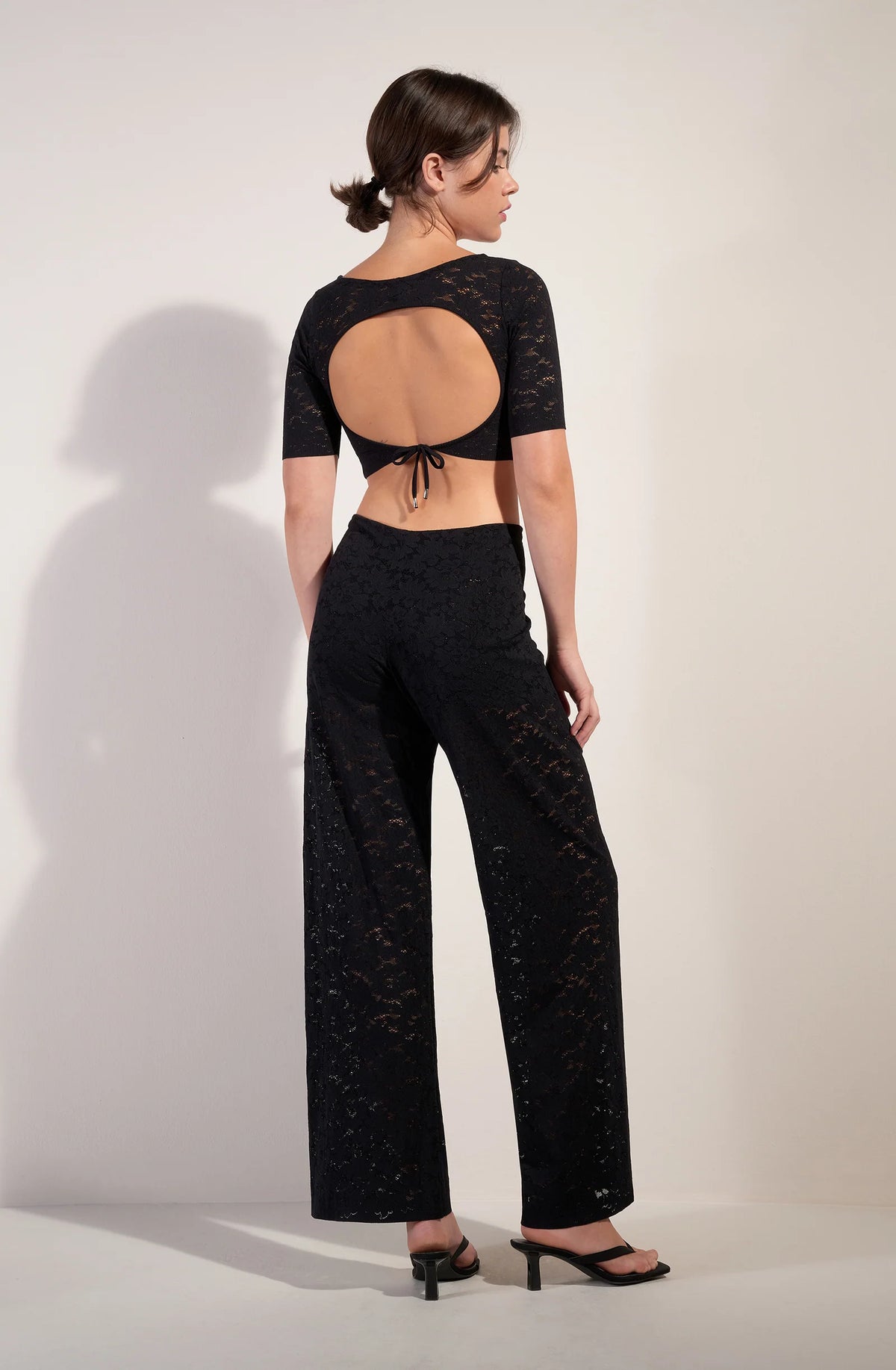 kalliope Black lace halter neck crop top