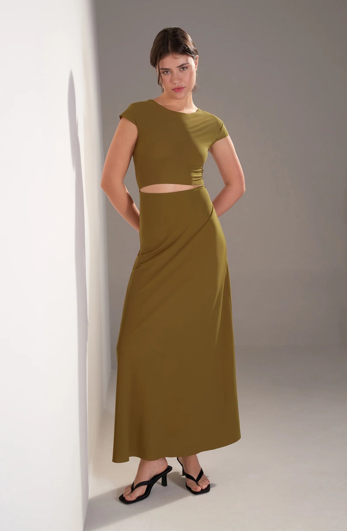 Robe longue Jade à découpe courte