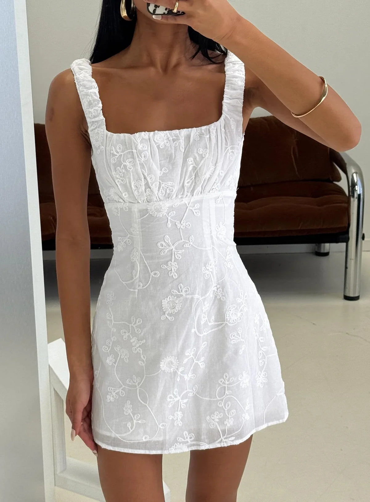 Mini-robe brodée Donnamarie blanche