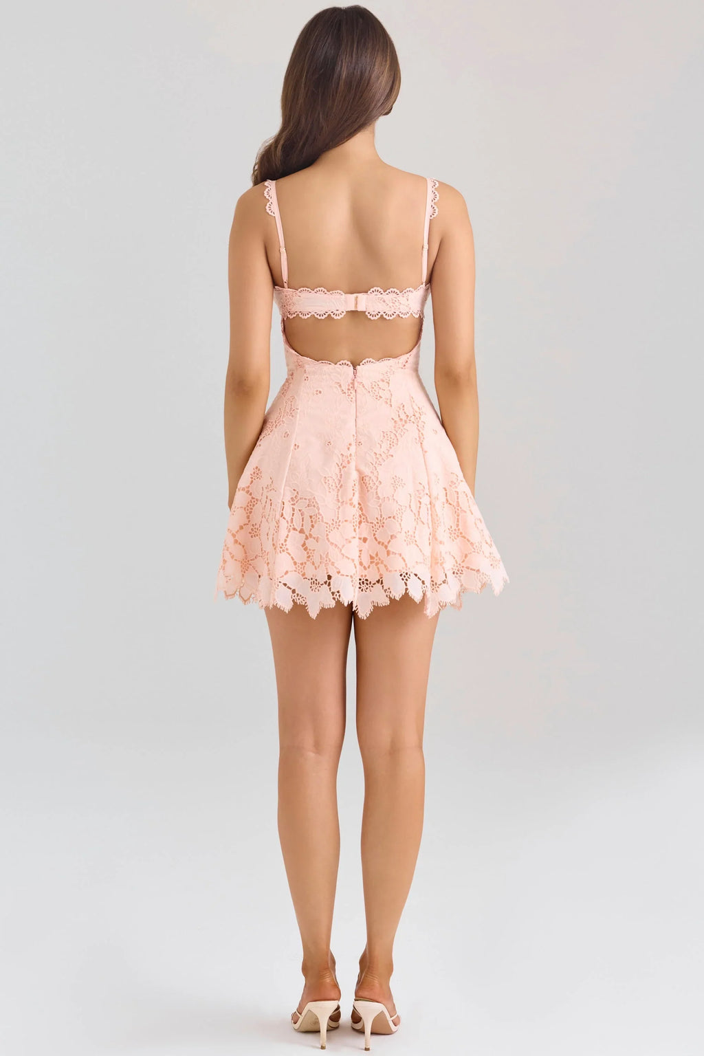 mini-robe en broderie anglaise à festons et dentelle pêche