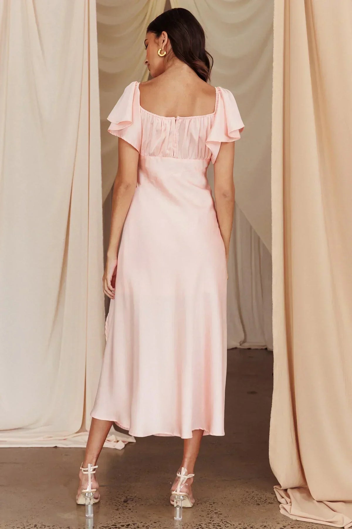 Robe midi Park Avenue à volants aux manches et fentes latérales Rose poudré