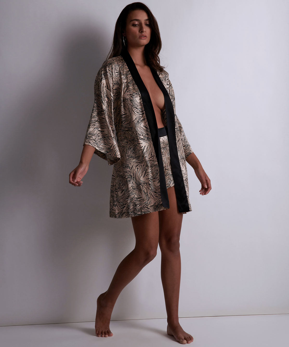 Smocky Night Kimono Félin