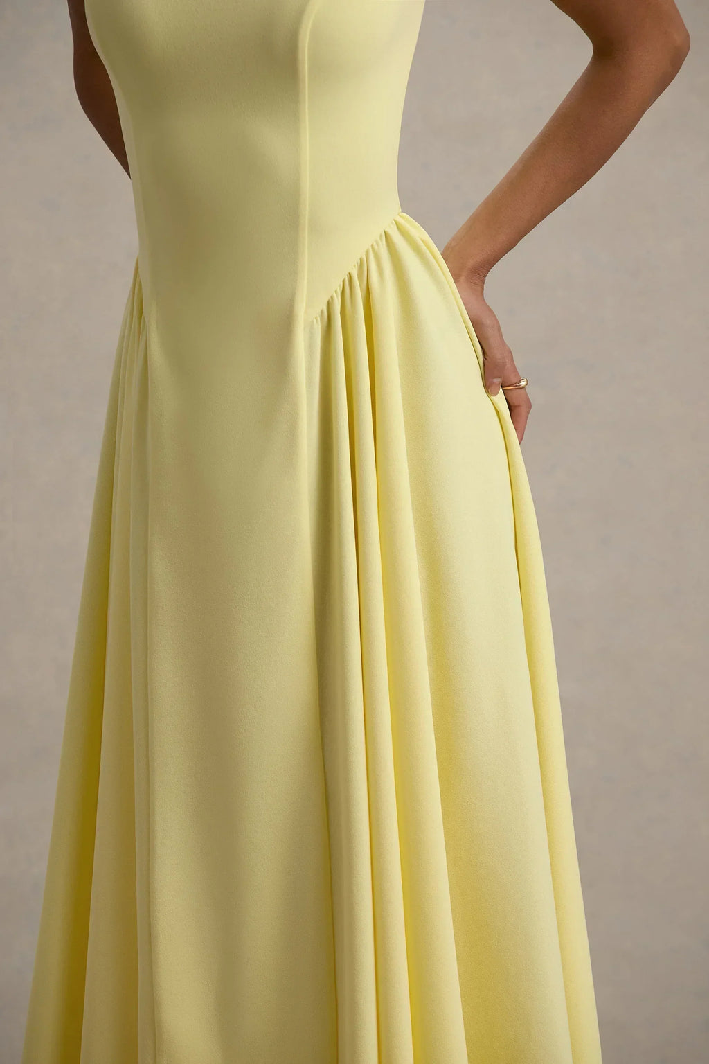 Muriel | Robe midi à encolure bateau et ourlet volumineux