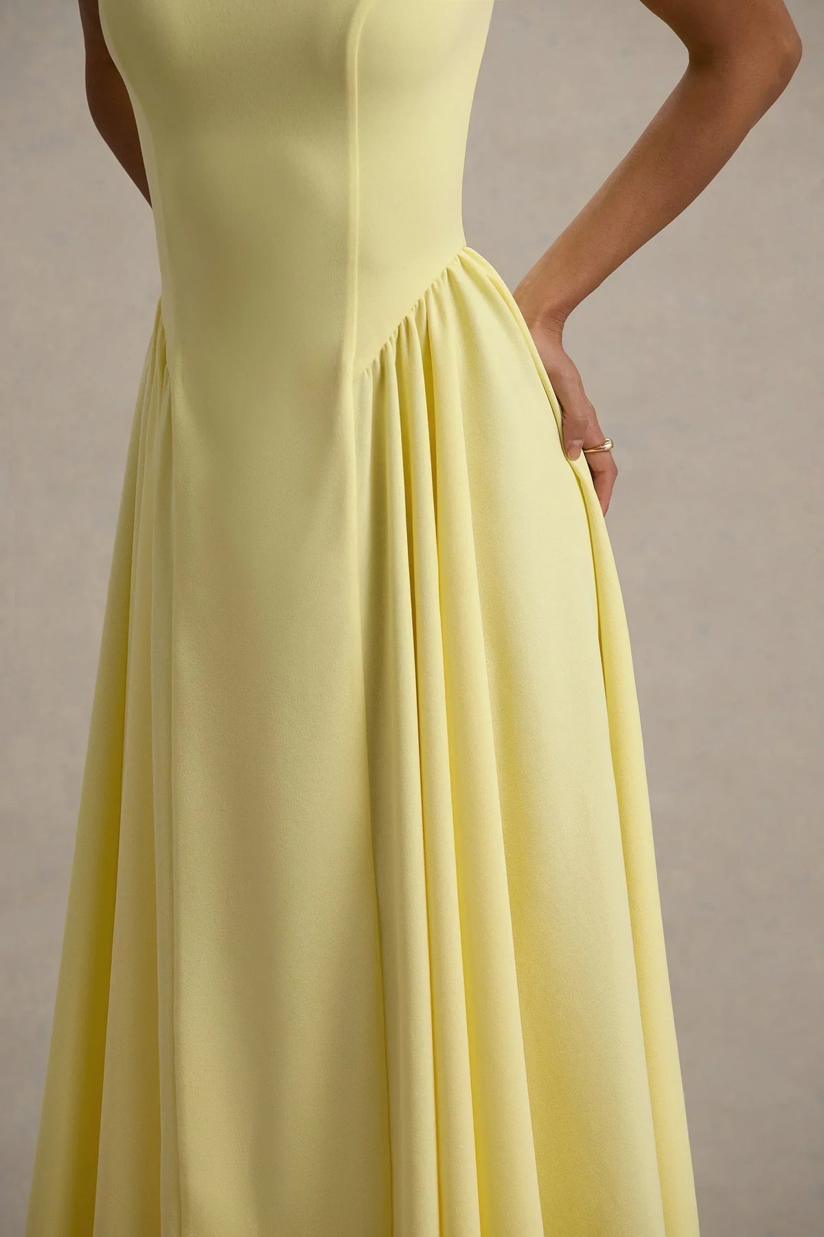 Muriel | Robe midi à encolure bateau et ourlet volumineux