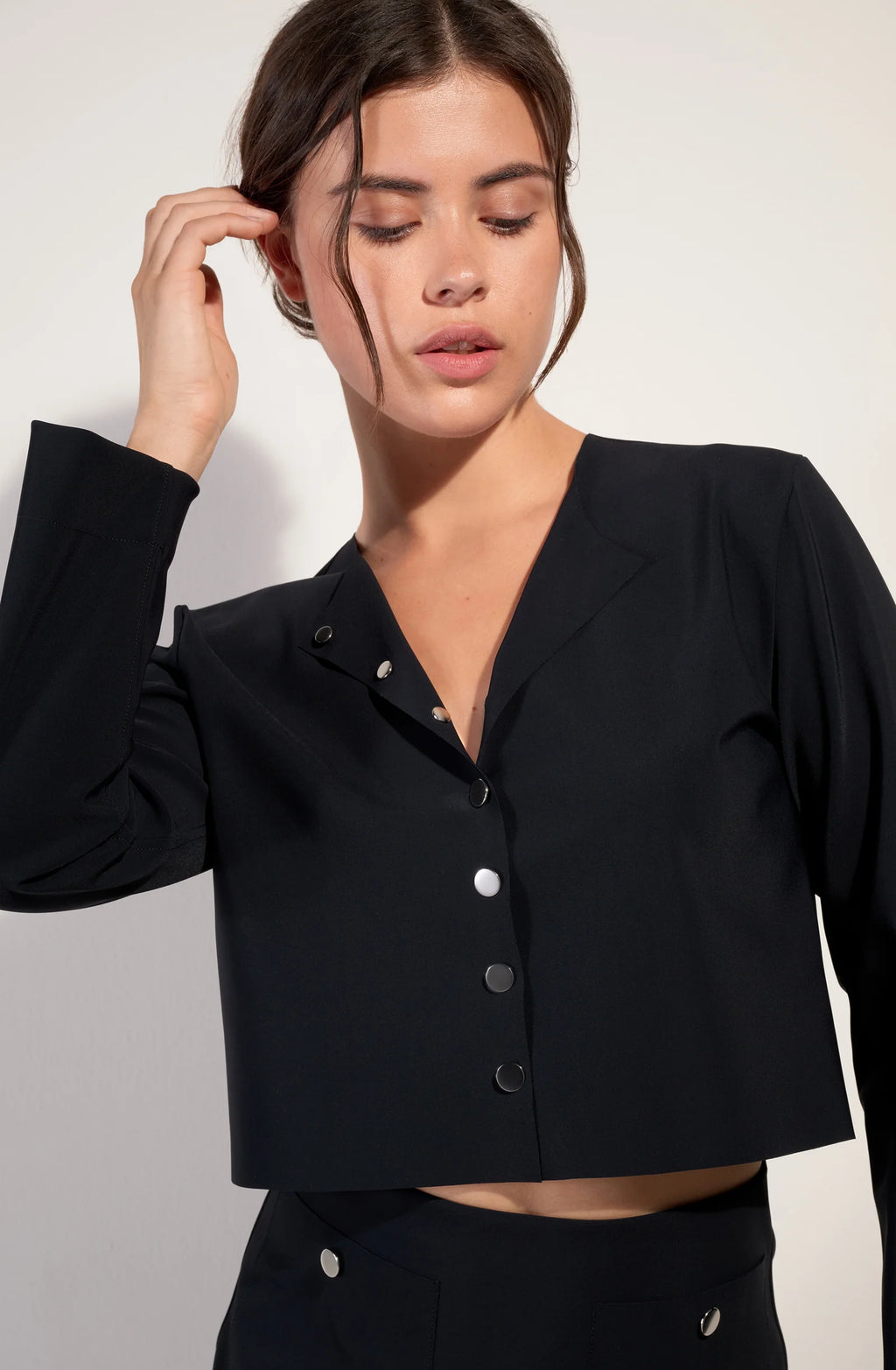 dao Short sand jacket with long sleeves