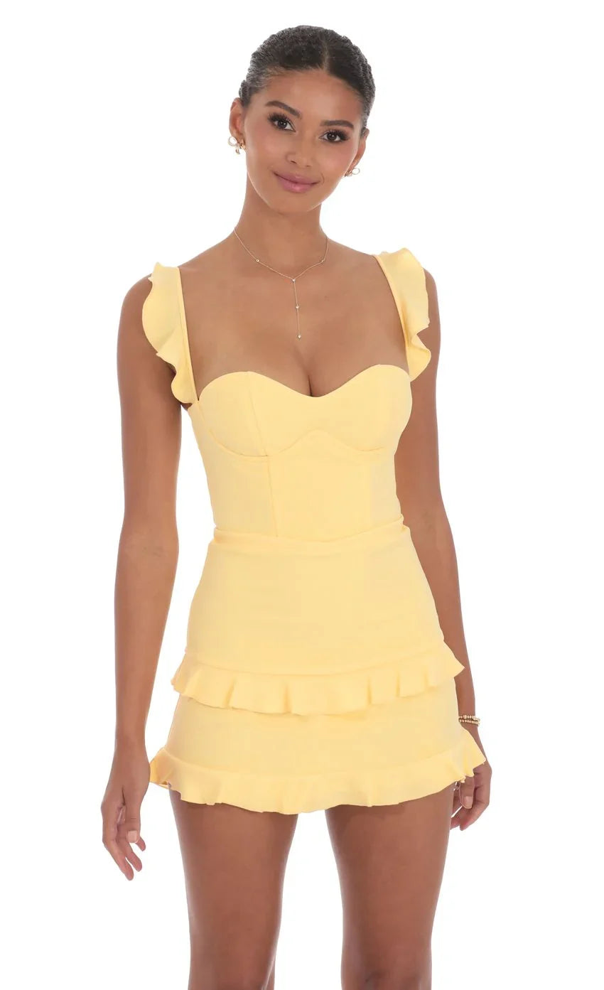 Robe moulante à volants jaune