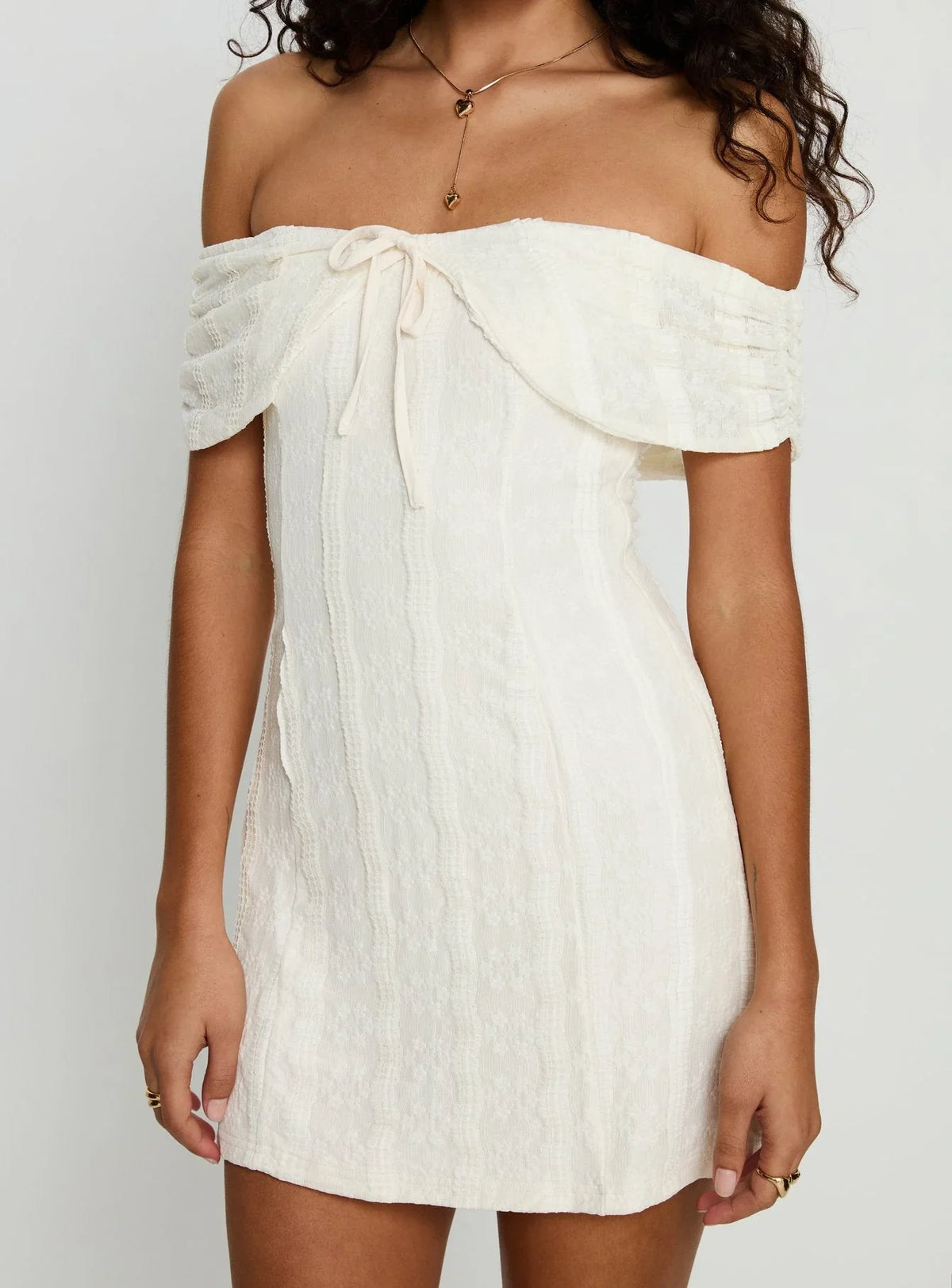 Robe mini Colettie épaules dénudées crème