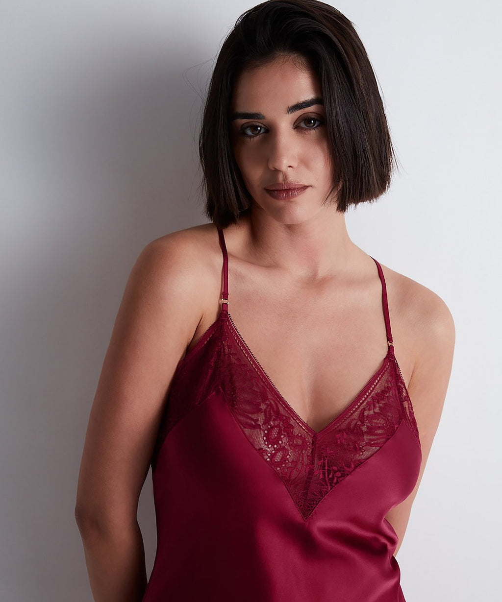Nuisette « Murmure de Minuit » Rouge Carmin