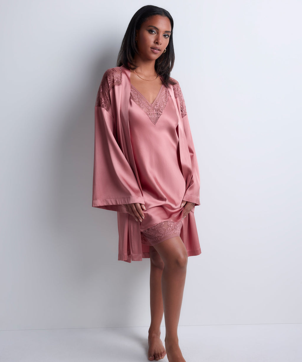 Kimono Chuchotis de Minuit Rose Chaud