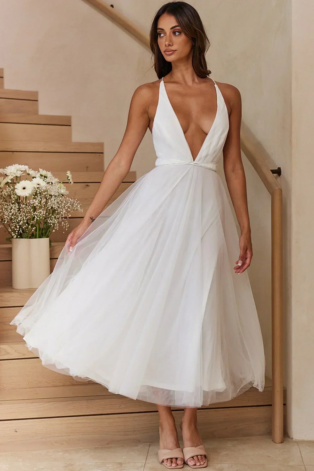 Robe Midi Blanche Superposition en Maille et Décolleté Plongeant Flottant
