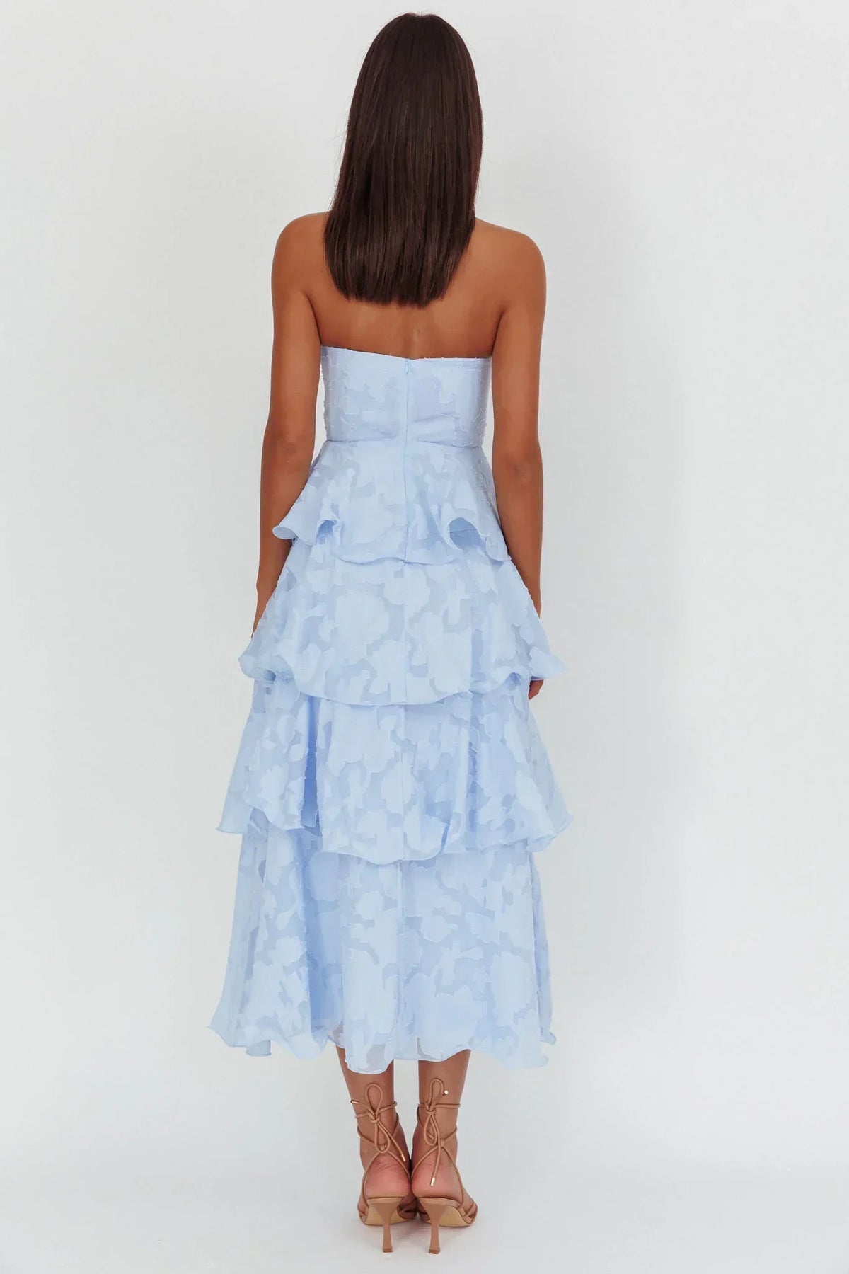 Robe midi bustier Giavana superposée à fleurs gaufrées bleue