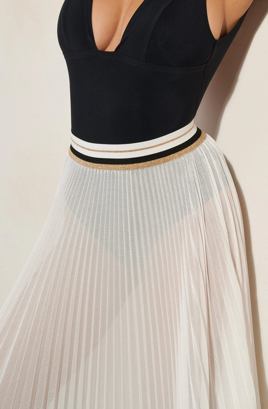 jankan Long black pleated skirt