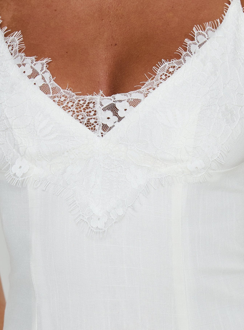 Mini-robe godet en dentelle Bloomie blanc