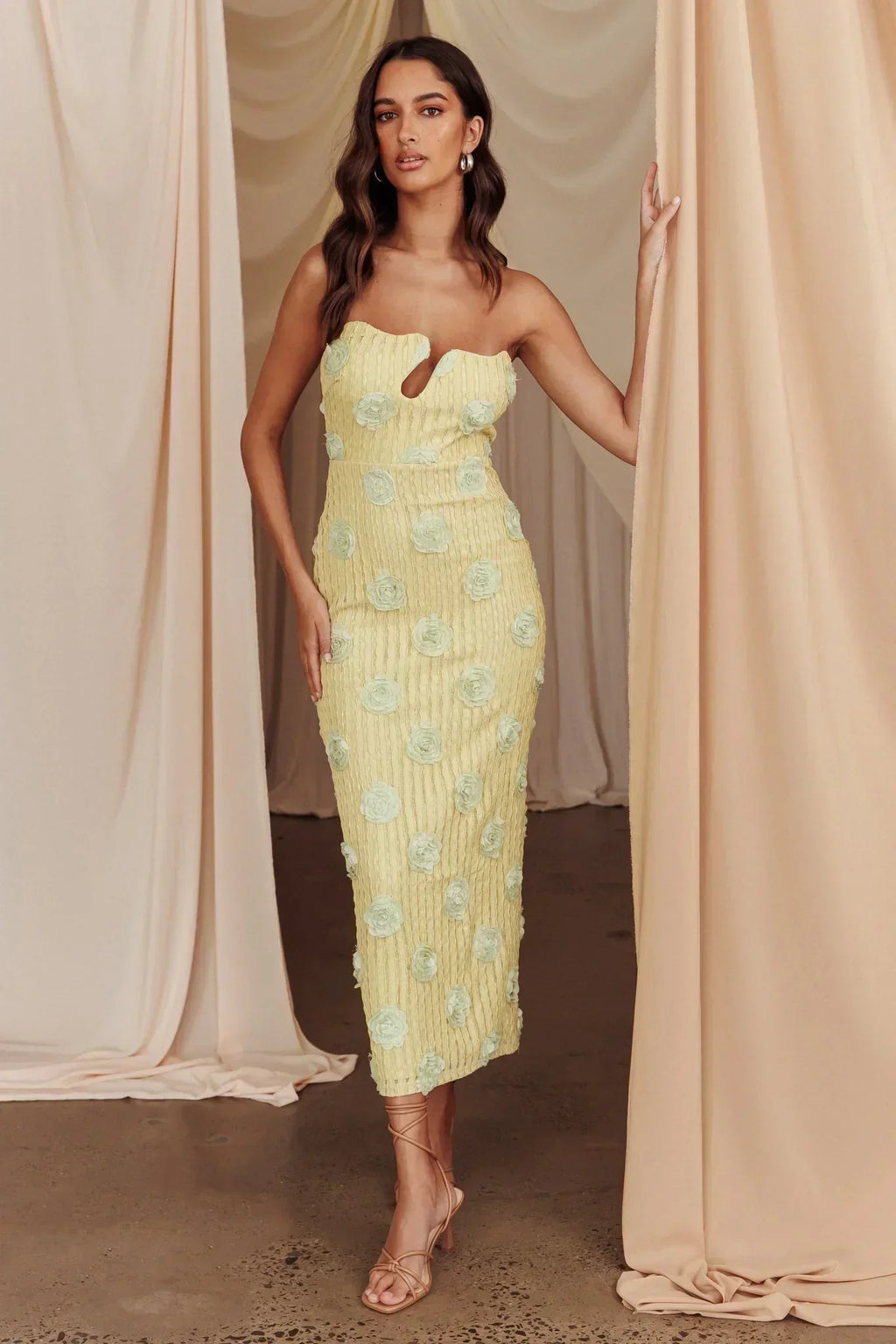 Robe midi Horizon sans bretelles texturée à motif floral verte