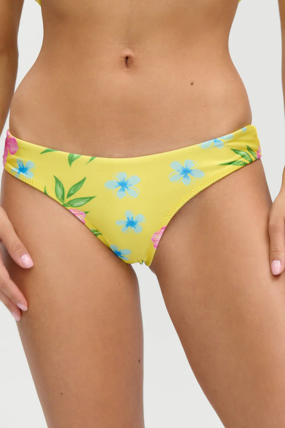 Bas de bikini effronté en satin Katarina - Hibiscus Lemonade
