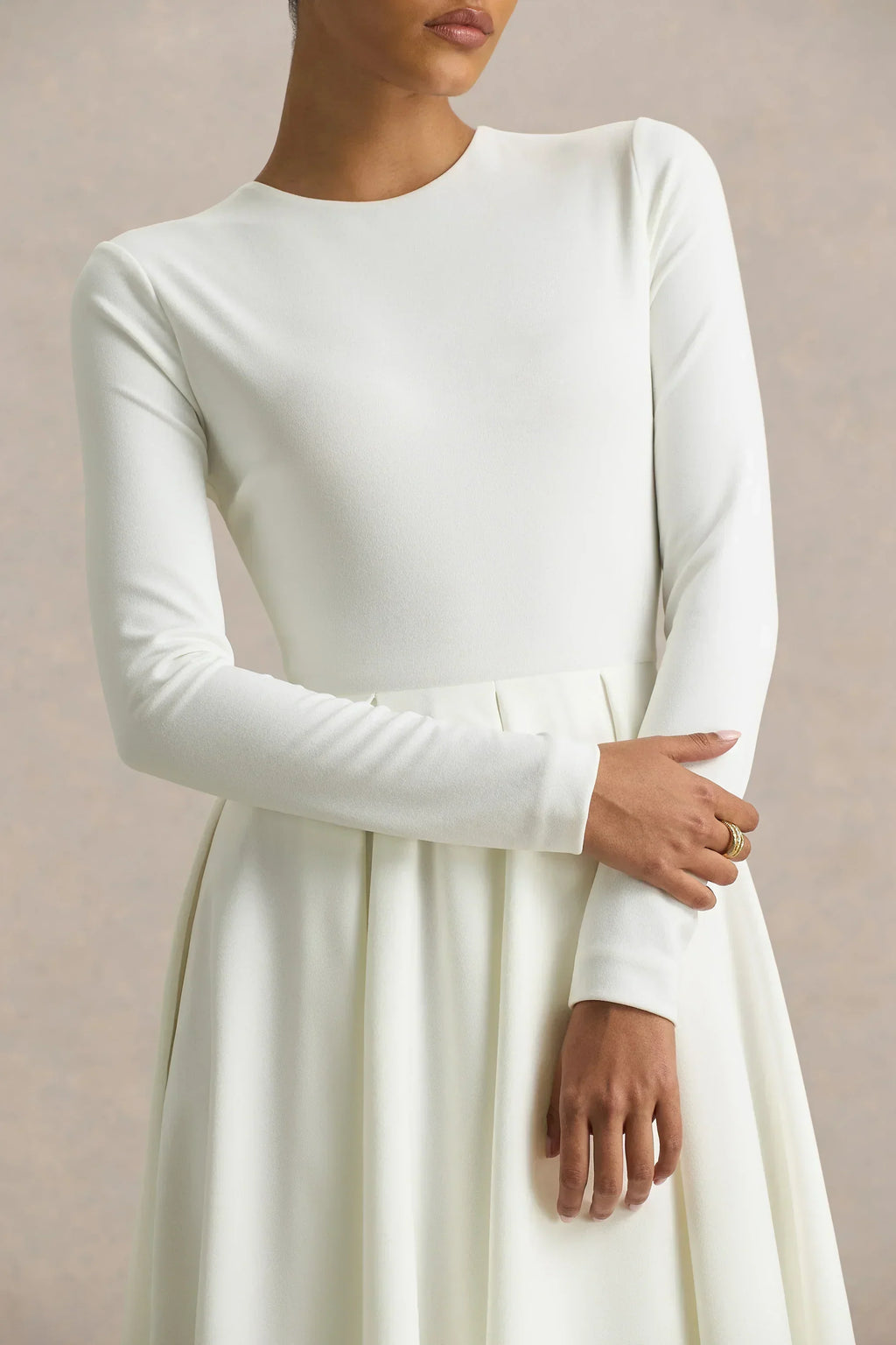 Bellamy | Robe longue mi-mollet en tricot écru à col rond et manches longues