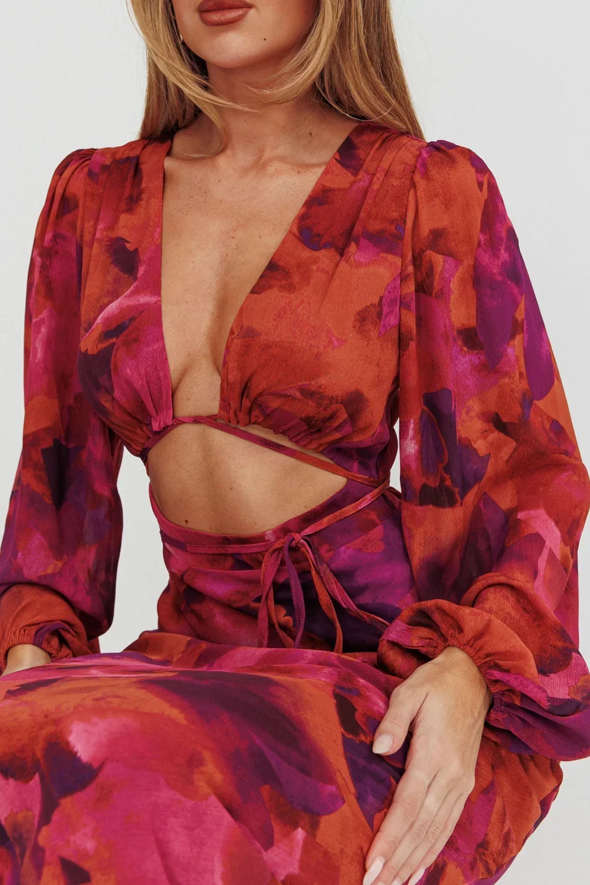 Robe midi Aurora Dreams avec découpes à la taille - Rose foncé
