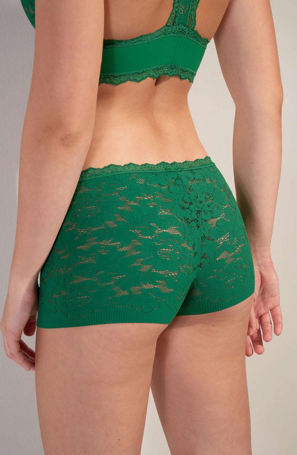 bobby Black lace