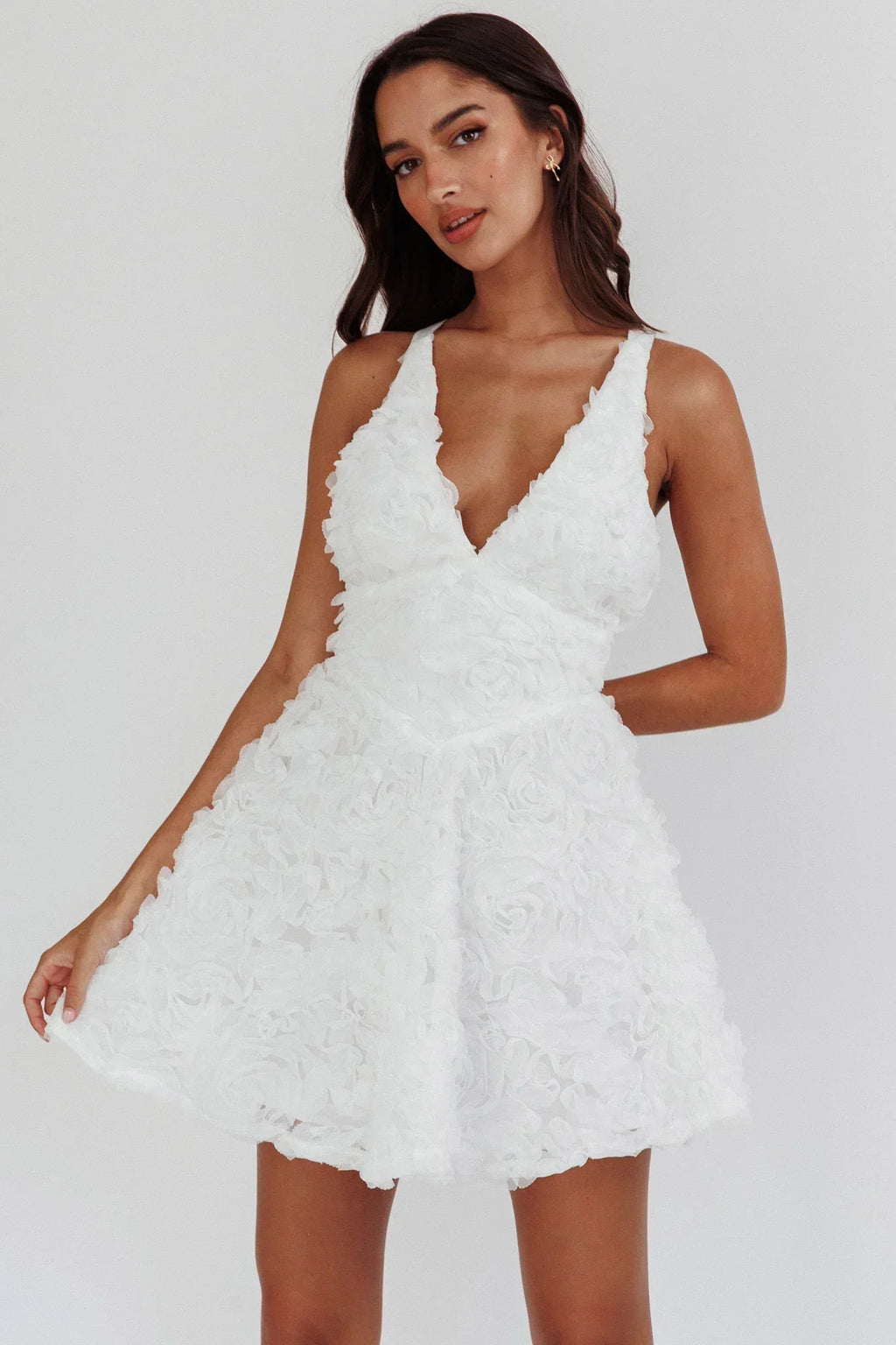 Mini-robe Lavalle ornée de croisillons blanche