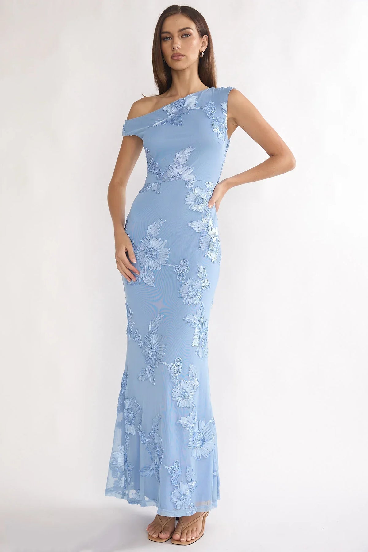 Robe longue asymétrique brodée bleu nuit Moonlit Magic