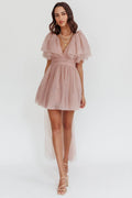 Mini-robe Star Power en tulle avec traîne, coloris blush