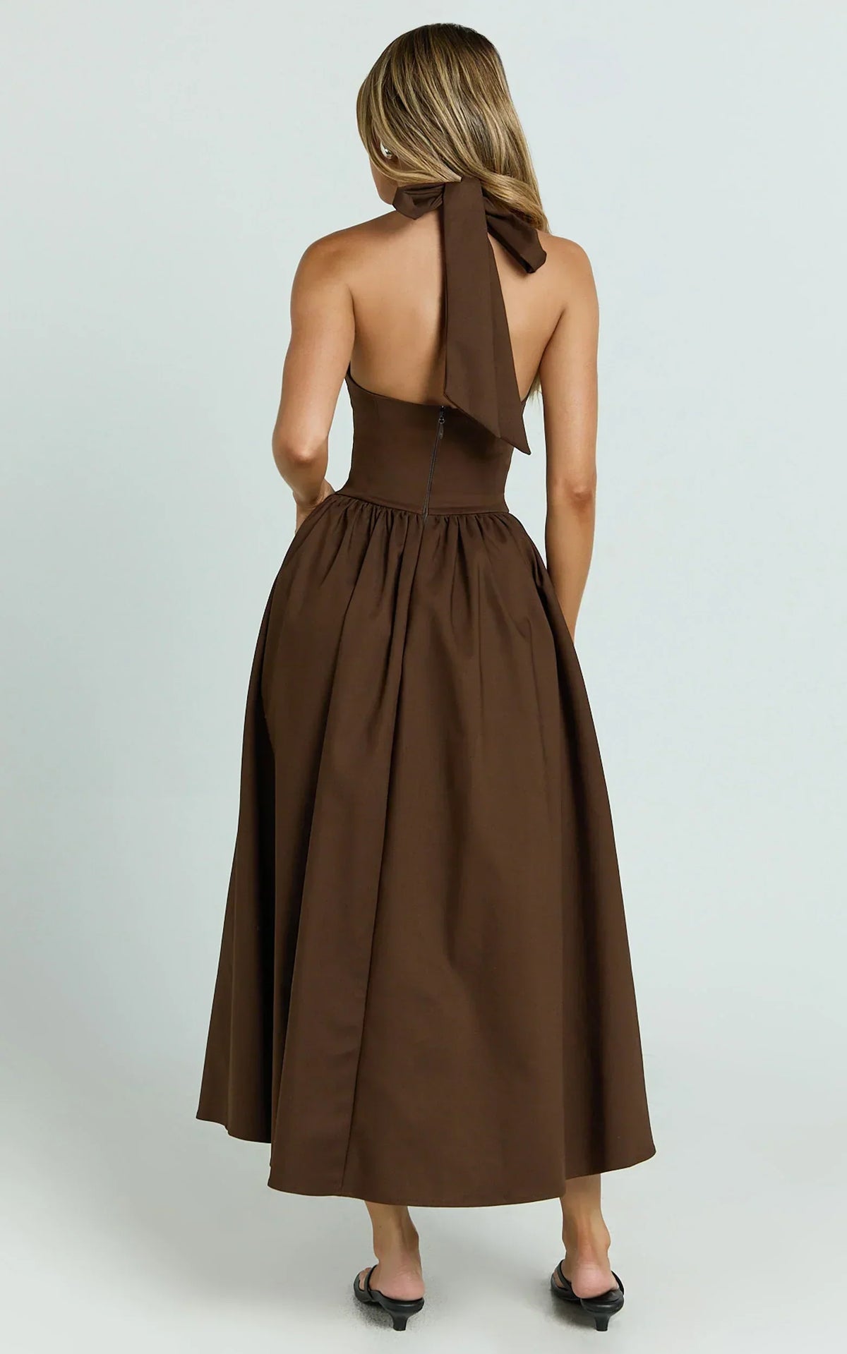 Robe midi Helda – Robe à panneau corset avec licou à nouer couleur chocolat
