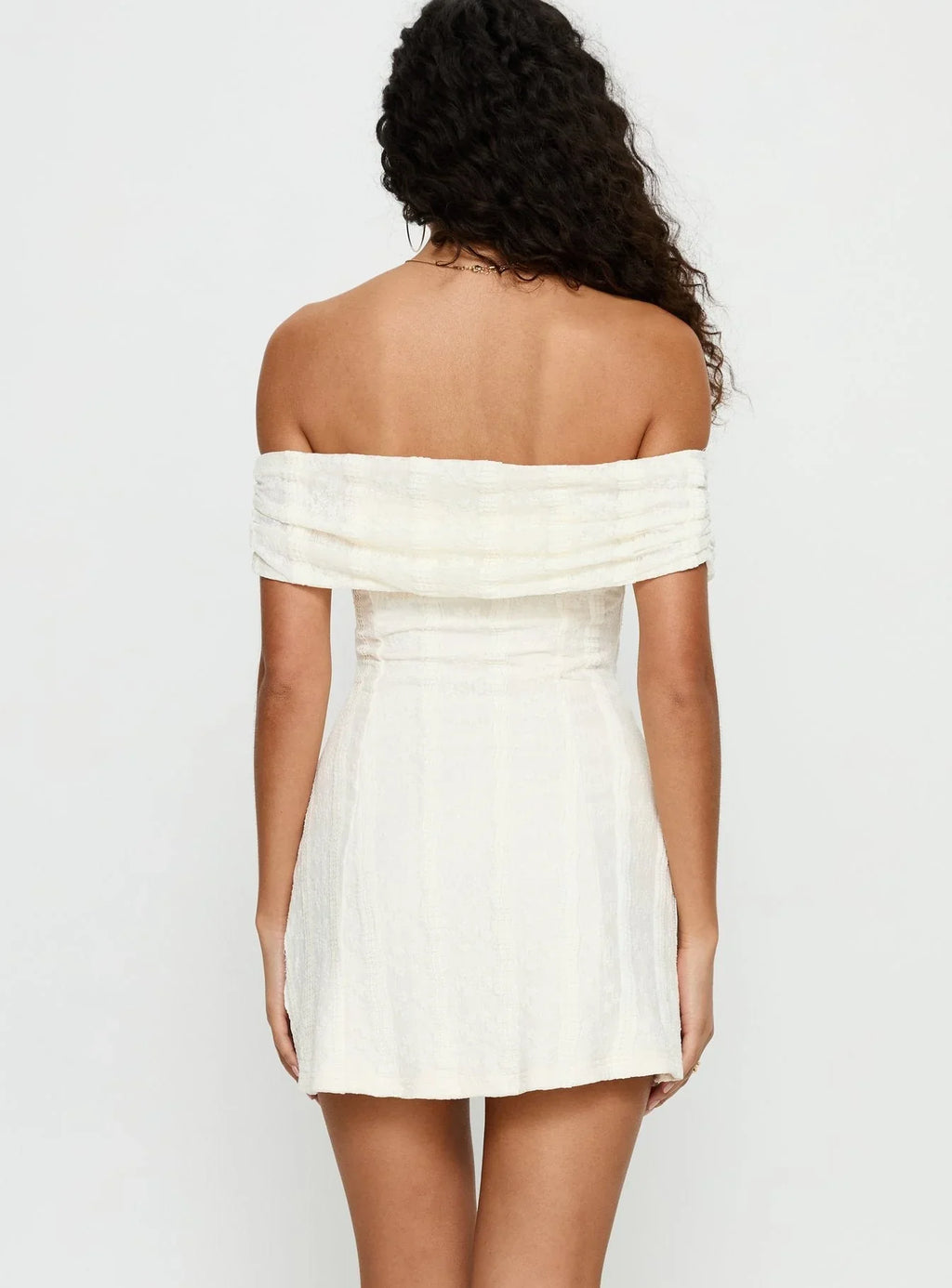 Robe mini Colettie épaules dénudées crème