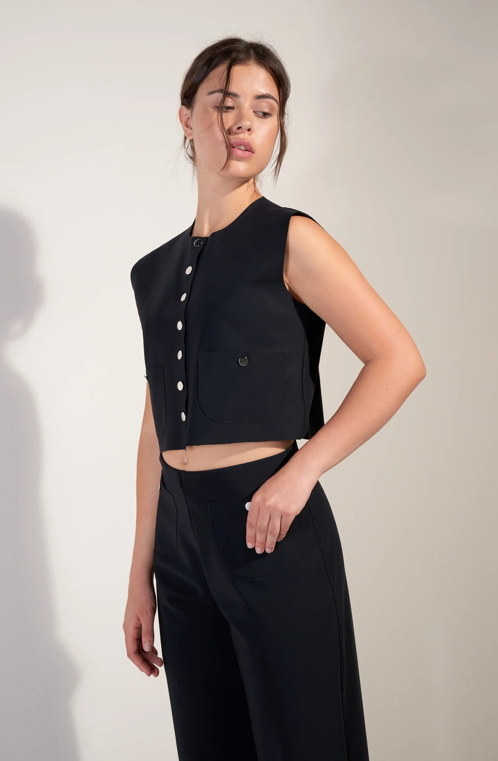 tanhi Black sleeveless vest