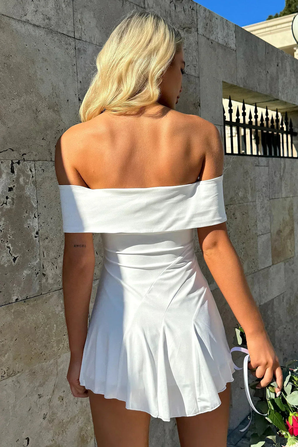 Mini-robe Kirsten épaules dénudées - Blanc