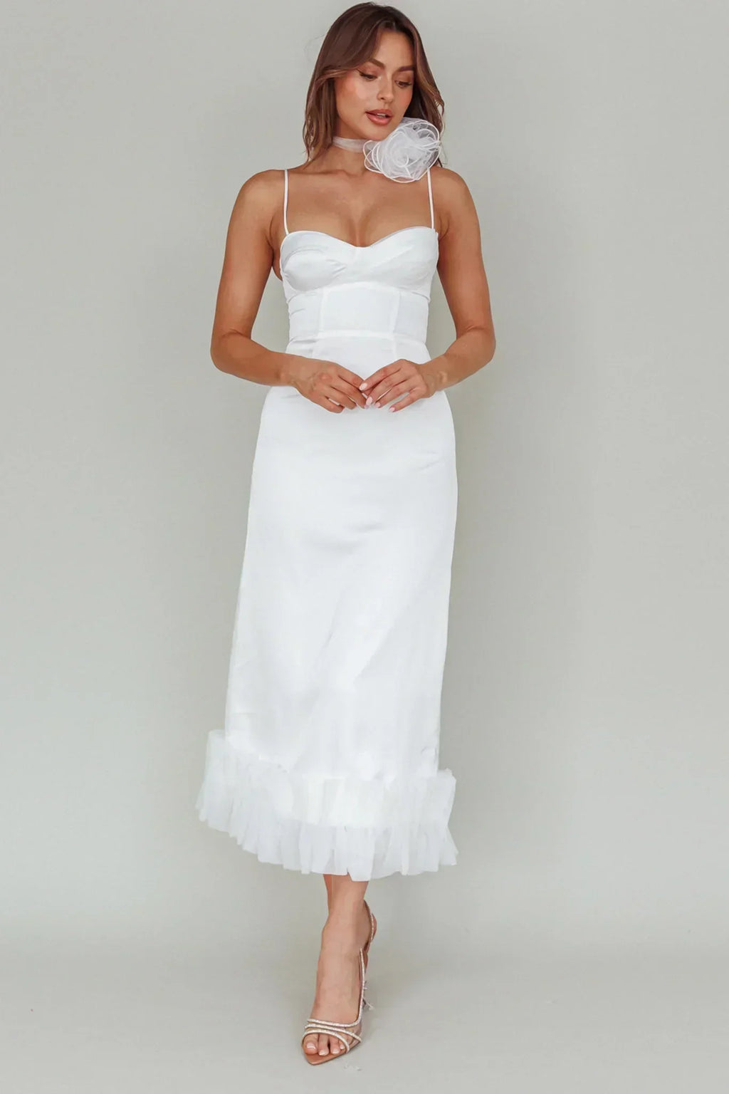 Robe mi-longue blanche Buona Sera Hem Decoration