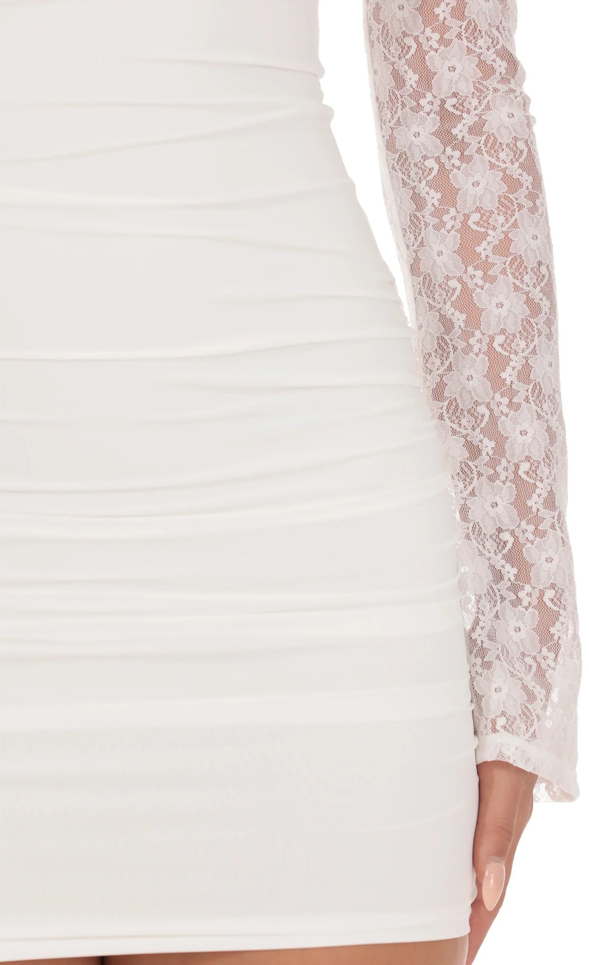 Mini-robe froncée à manches longues en dentelle transparente de couleur blanche