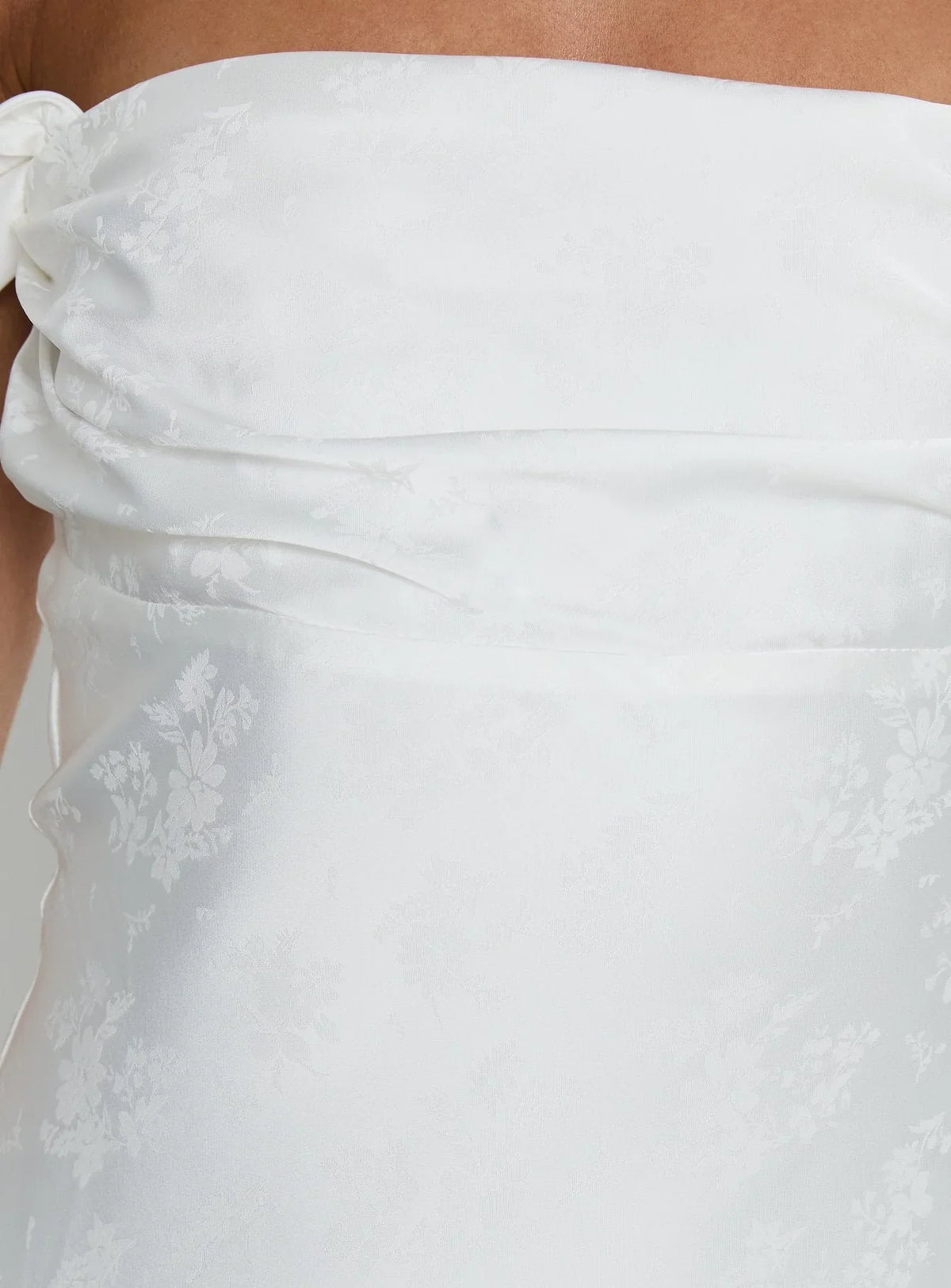 Mini-robe Zabbarra fleurie blanche