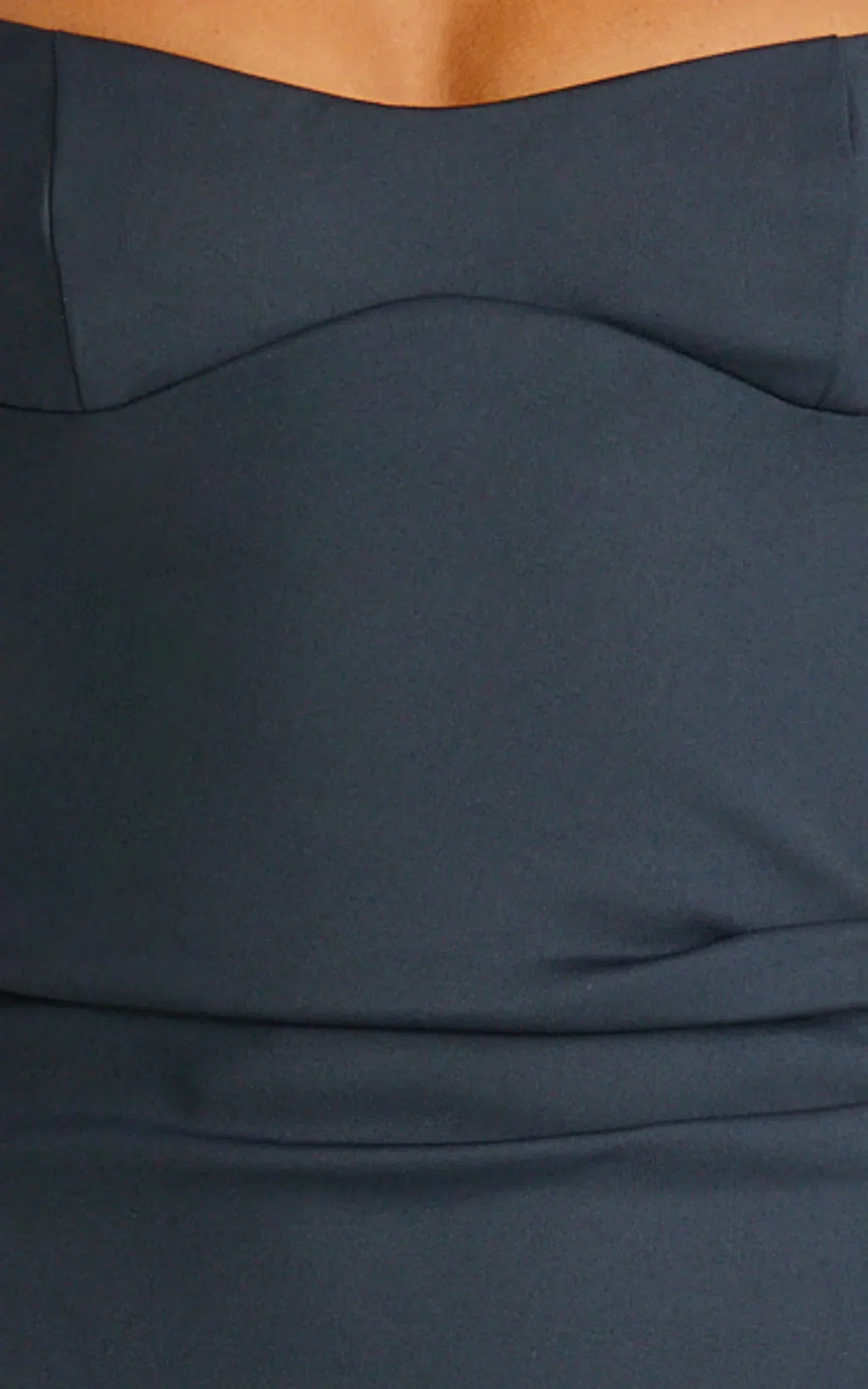 Robe midi Benita - Robe ajustée froncée à col rond de couleur bleu marine