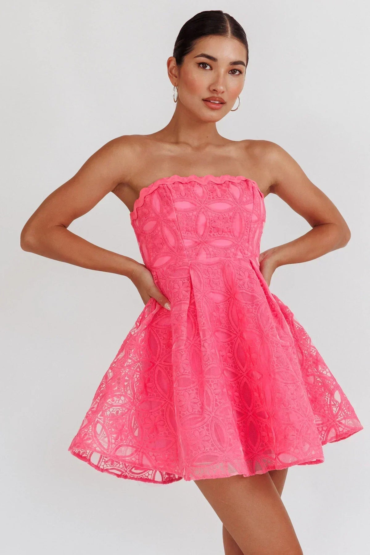 Robe Courte Broderie Bustier Kesenia Rose Vif