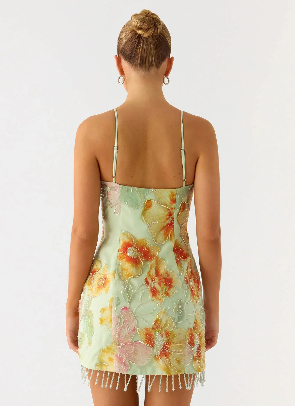Robe courte Gatiana ornée de perles et de sequins – Ornement floral vert