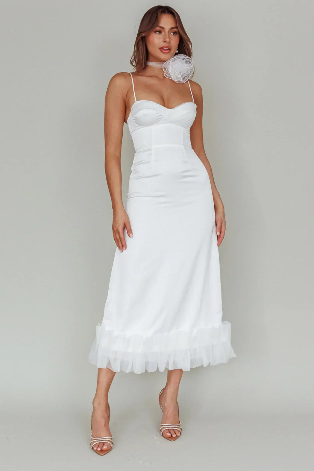 Robe mi-longue blanche Buona Sera Hem Decoration