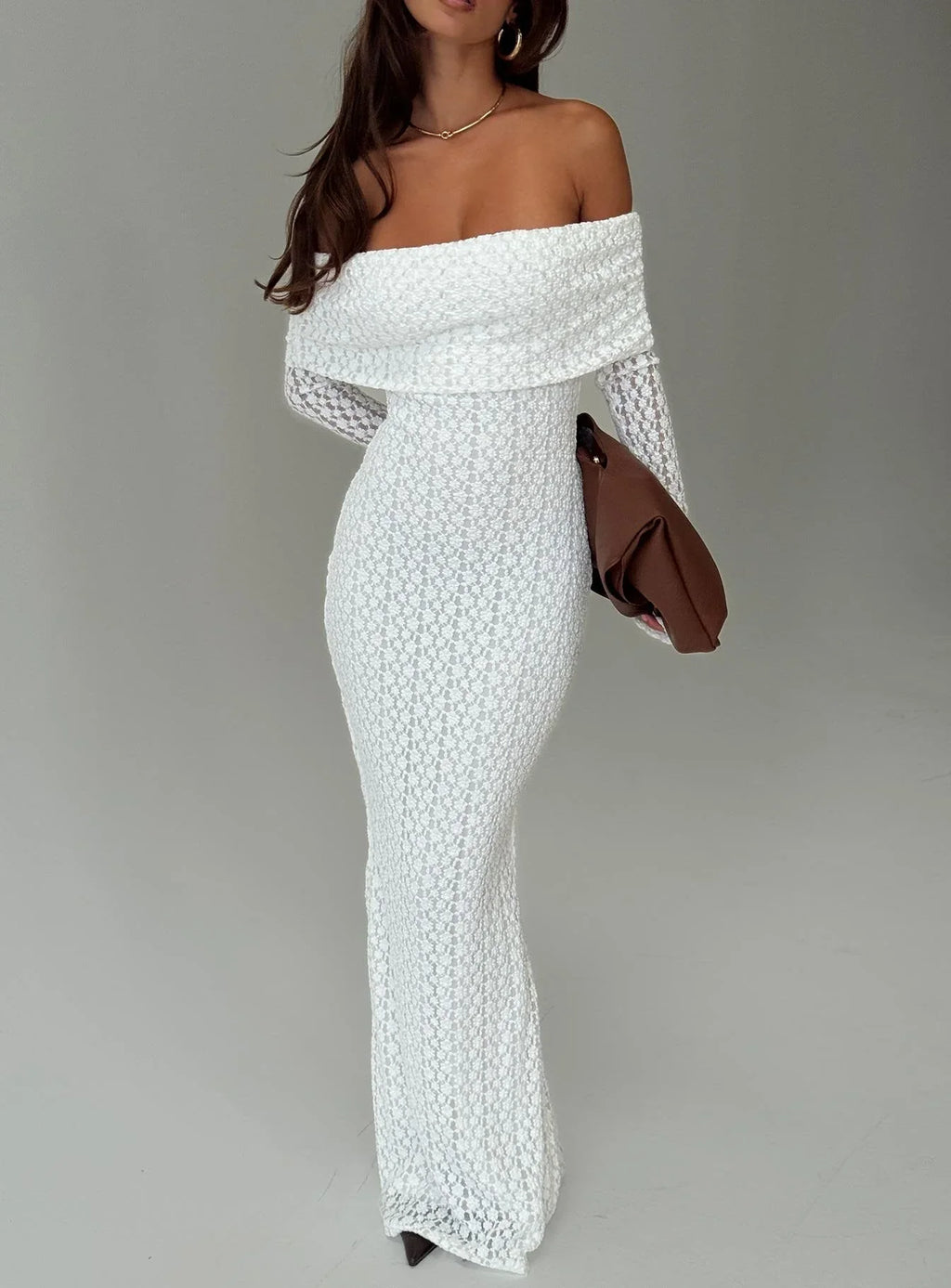 Robe longue Sofenna à manches longues et épaules dénudées, blanche