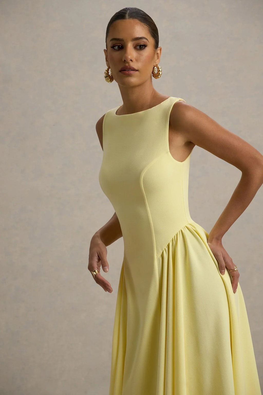 Muriel | Robe midi à encolure bateau et ourlet volumineux