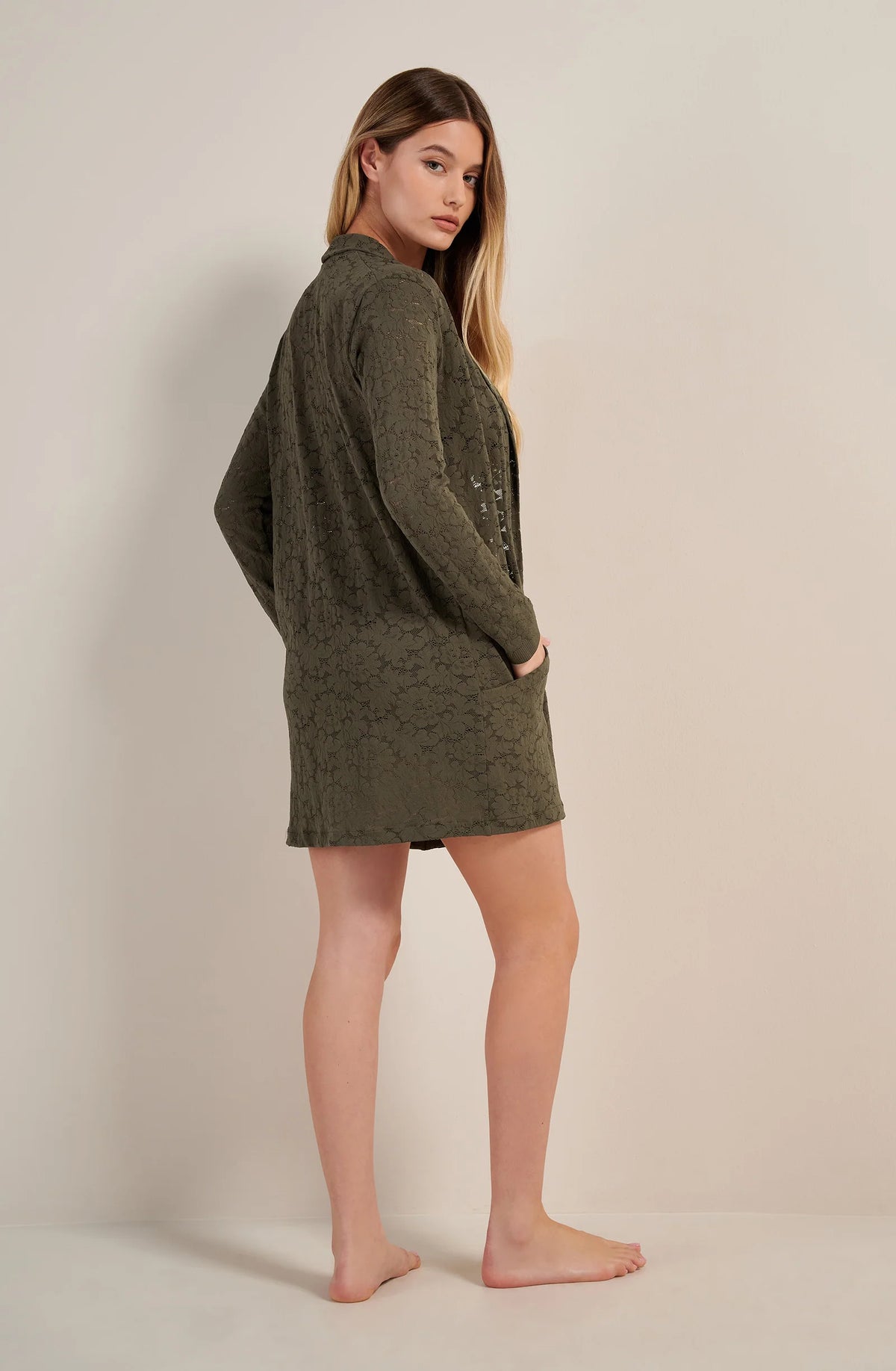 vaea Black lace long-sleeved cardigan