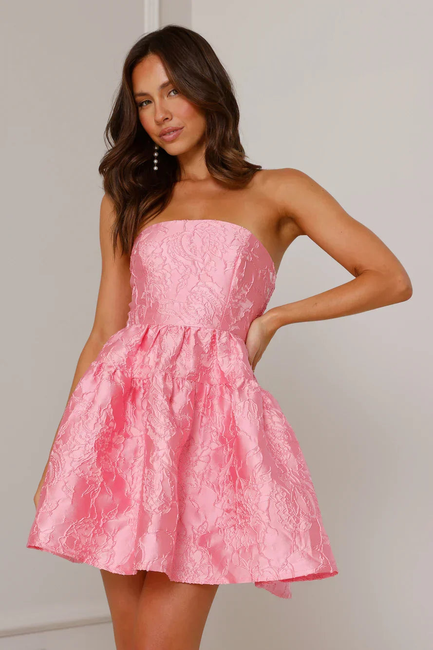 Mini-robe bustier Silhouette des rêves