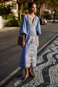 Robe midi à manches longues brodée motif tapisserie jardin bleu