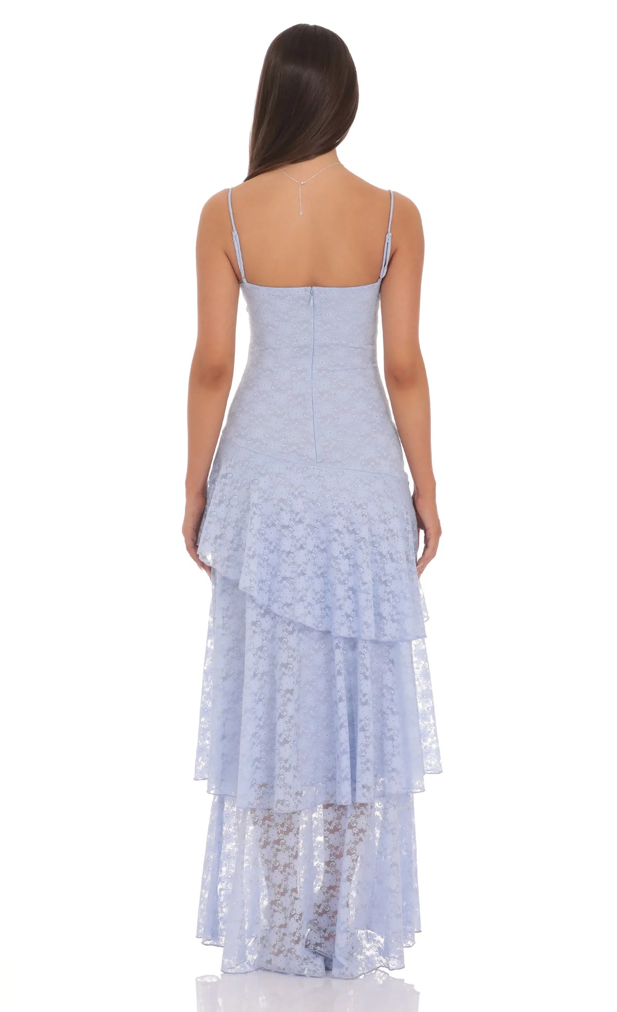Robe longue à col en cœur et jupe à volants étagés
