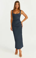 Robe midi Benita - Robe ajustée froncée à col rond de couleur bleu marine