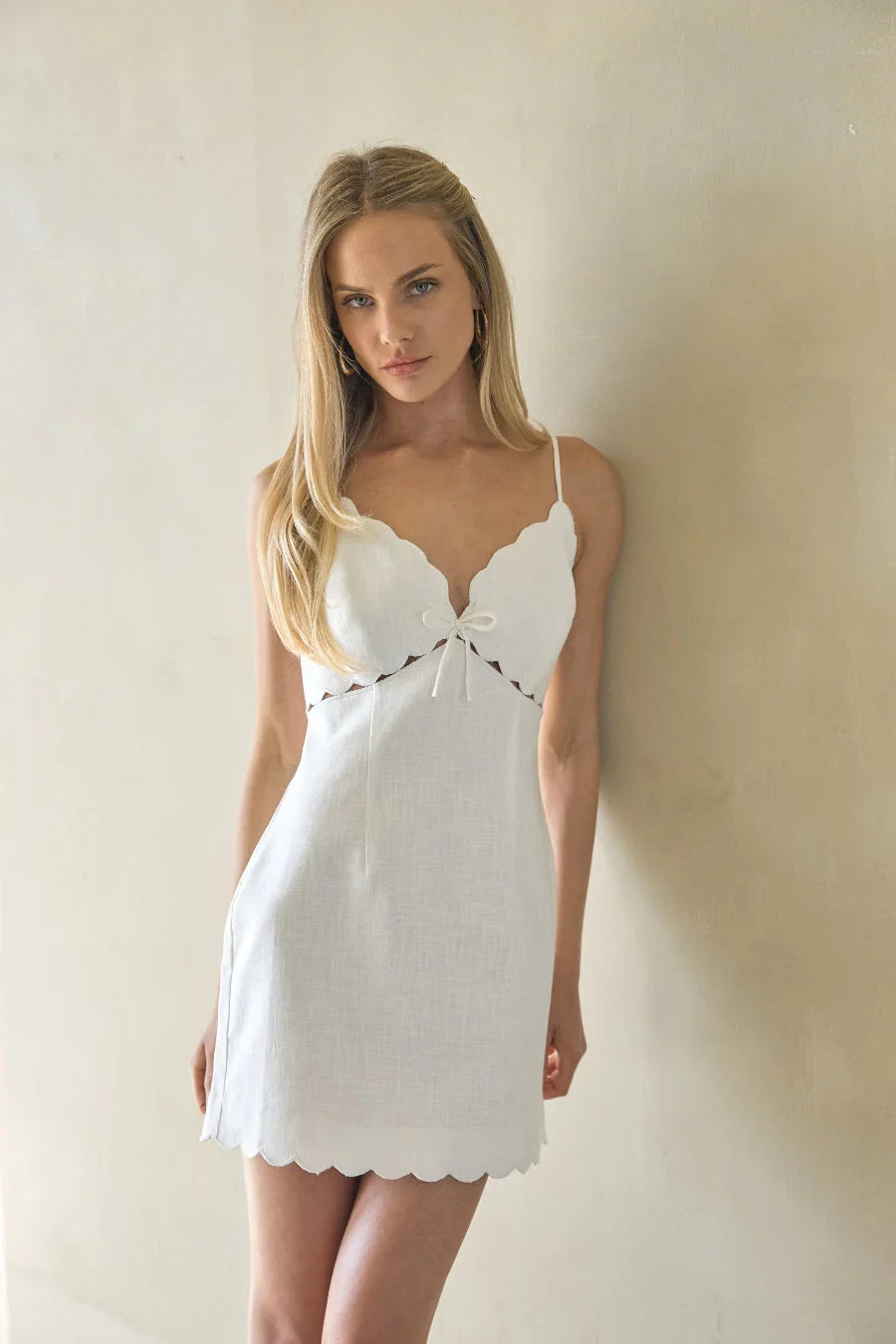 Mini-robe en lin Paulina Scallop
